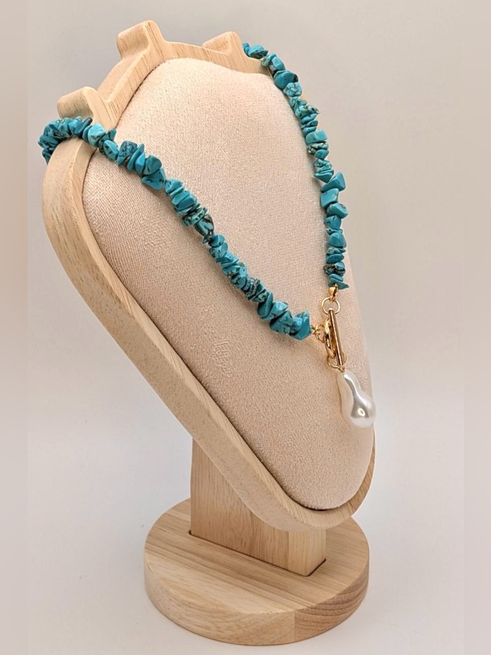 NWT Turquoise Choker Necklace
Baroque Freshwater Pearl Pendant 18K Gold Plated - Picture 8 of 10